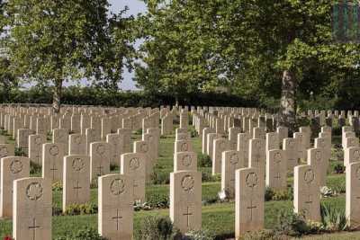"Il loro nome vive per sempre": viaggio all'interno del silenzioso Bari war cemetery